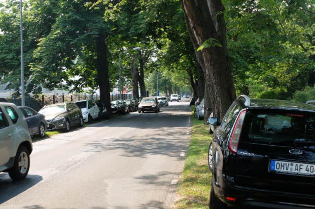 In der Parkstraße sollen demnächst Poller das Falschparken verhindern. In der Parkstraße sollen demnächst Poller das Falschparken verhindern.