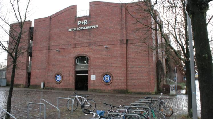 Das Parkhaus „Alter Lokschuppen“ am Ahrensburger Bahnhof ist bald wieder geöffnet