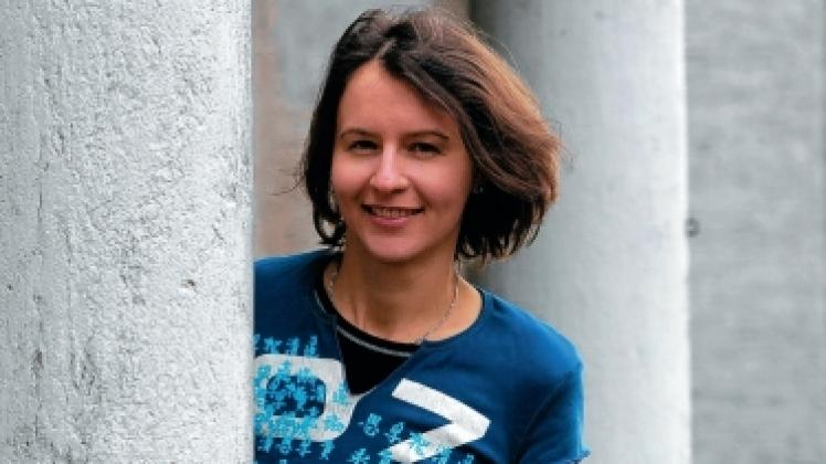 Autorin Alina Bronsky liest Dienstagabend im Literaturhaus aus „Baba Dunjas letzte Liebe“. Germanistik-Studenten der Uni Rostock besprechen den Roman in den NNN.