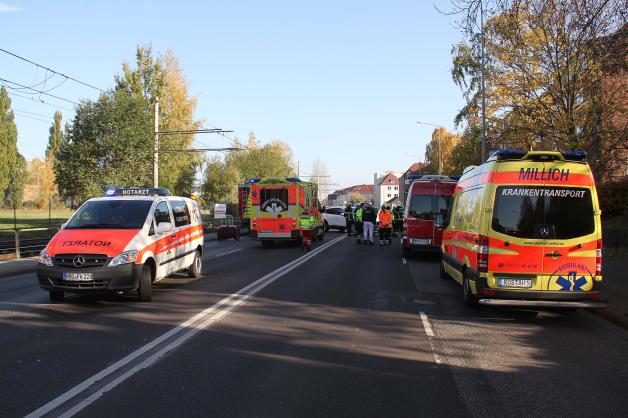 Schwerer Unfall mit drei Verletzten in Rostock