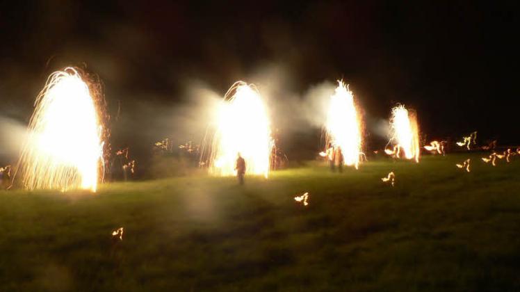 Mittlerweile ist der „Rhin in Flammen“ eine Kultveranstaltung. Und das Feuerwerk zum Abschluss bildet nach wie vor den Höhepunkt eines romantischen Abends.   