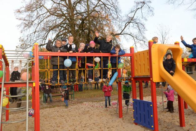 Den Kindern gefällt die neue Anlage. Fotos: Wolfried Pätzold Den Kindern gefällt die neue Anlage. Fotos: Wolfried Pätzold