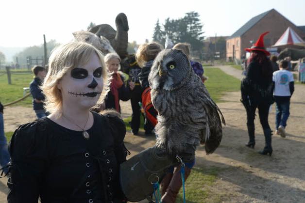 Inga Kirk mit ihrem Bartkauz Inga Kirk mit ihrem Bartkauz
