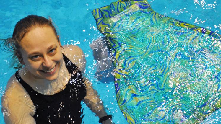 Beim „Mermaiding“ zeigt Katrin Förster, was eine Meerjungfrau ausmacht. Ihre Schwimmkurse in Rostock und Umgebung erfreuen sich großer Beliebtheit.