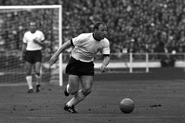 Wembley-Tor und Uwe Seeler: Die WM in England hatte in Sachen „Hose“ allerdings nichts Neues zu bieten.
