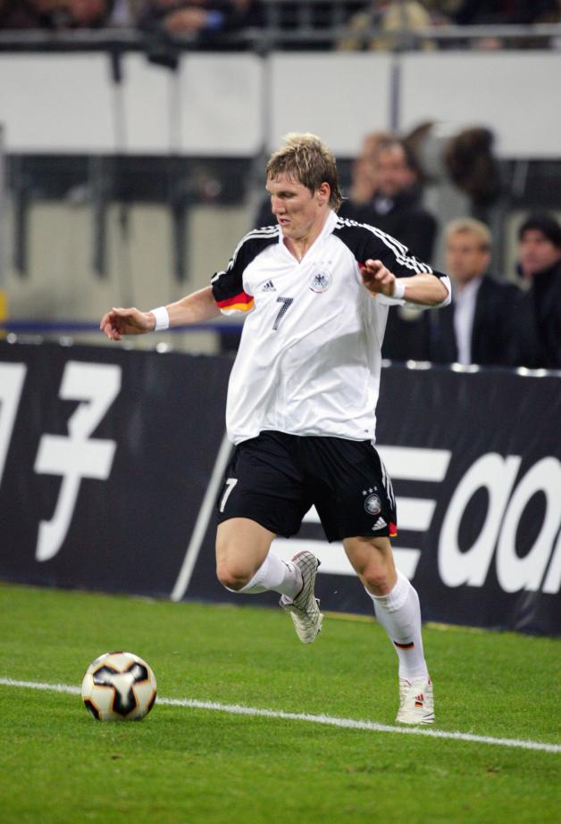 Sebastian Schweinsteiger am Ball. 