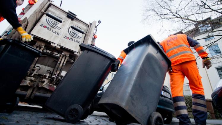 Im Landkreis gelten nun schärfere Regeln, wenn Mülltonnen zu früh an die Straße gestellt werden.