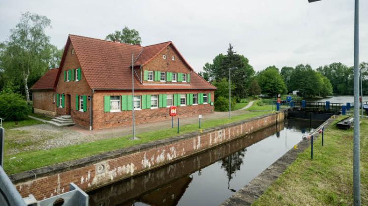 Der Erhalt der Mühlendammschleuse in Rostock wird zum Streitthema im Hinterland. Auch in Bützow sorgt das Thema für eine kontroverse Diskussion.