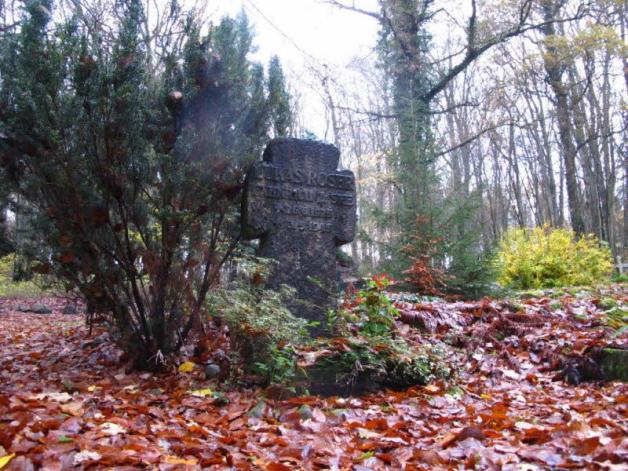 Das Grab auf dem Waldfriedhof in Kritzow im November 2015 Das Grab auf dem Waldfriedhof in Kritzow im November 2015