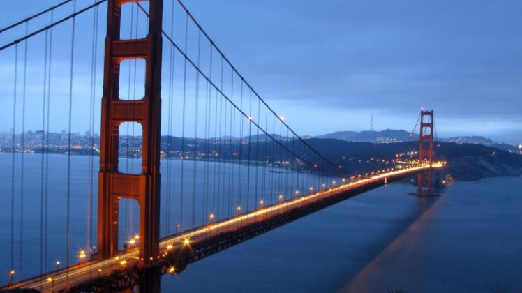 San Francisco ist bekannt für eine Brücke: für die Golden Gate Bridge.  