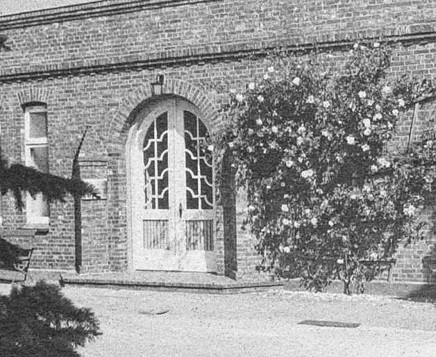 Das Wyker Krankenhaus Ende der 1950-er Jahre. Das Wyker Krankenhaus Ende der 1950-er Jahre.