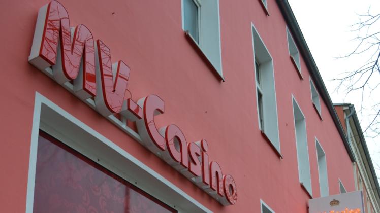 In der Doberaner Straße sitzt das nur so genannte MV-Casino, mit zwei Einrichtungen: Spielhalle 1 und Spielhalle 2.  