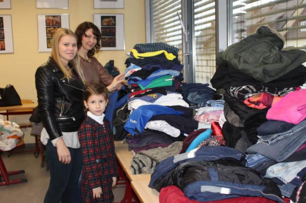 Die Kleidersammlung für Flüchtlinge fiel üppig aus. Die Kleidersammlung für Flüchtlinge fiel üppig aus.