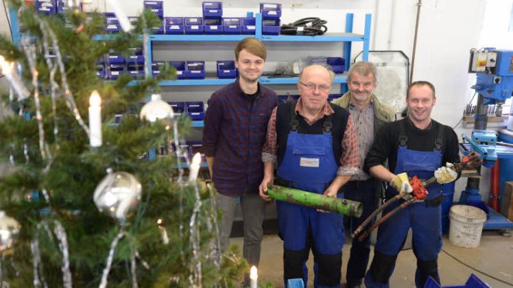 Juniorchef Kevin Strebe freut sich, dass es in der Marnitzer Niederlassung von Hydraulikpoint mit Bernd Sauer, Eckhard Horn und Kai Janetzki (v.l.n.r.) ein gutes Team gibt. 