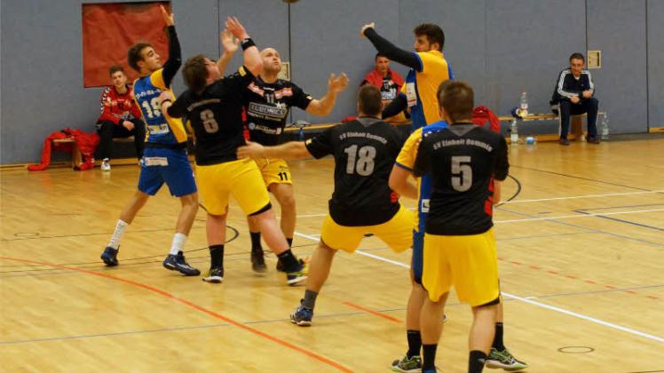 In einer kampfbetonten Partie setzten sich die Handballer der Spielgemeinschaft gegen Demmin durch. 