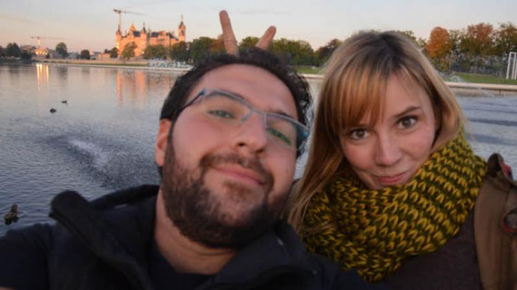 Selfie mit Moha vor dem Schweriner Schloss  