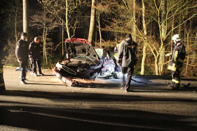 Zwei Autos Krachen Bei Neubukow Frontal Zusammen | NNN