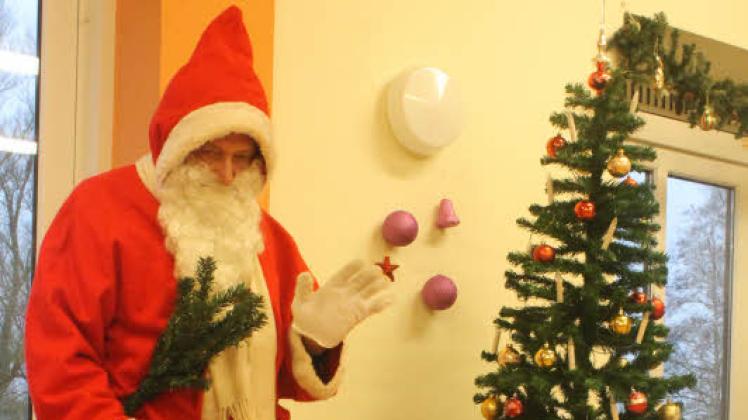 Heute wieder als Weihnachtsmann unterwegs: Bürgermeister Dettlef Lukat. 
