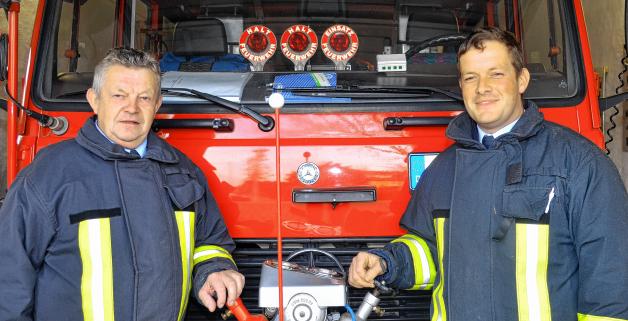 Heinz und Karsten Stieb pflegen als Feuerwehrleute eine Familientradition. 