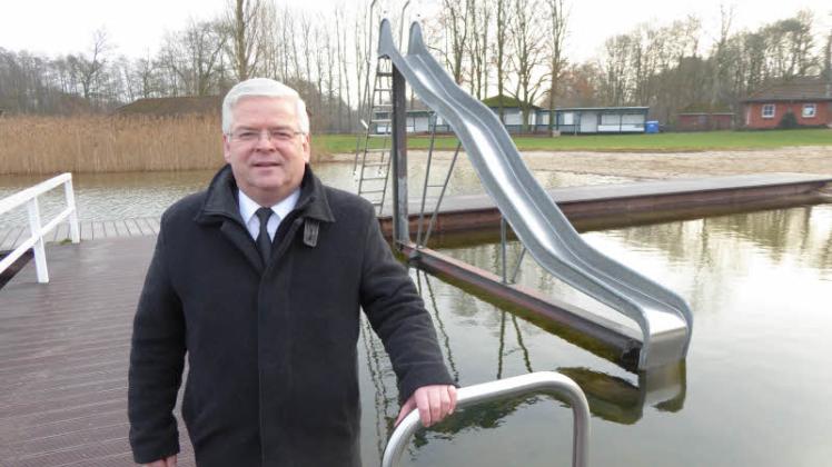 Bürgermeister Klaus Draeger will sein 4000-Euro-Geldgeschenk in eine neue Wasserrutsche stecken. 