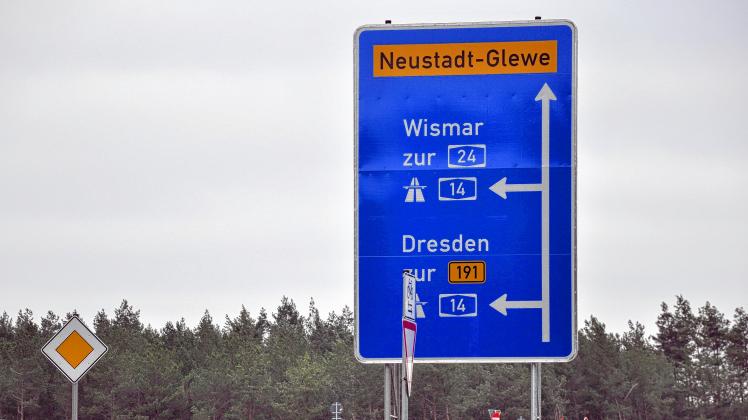 Anschlussstelle Ludwigslust: Wer von hier auf der A14 nach Dresden will, kommt zunächst nur fünf Kilometer weit.