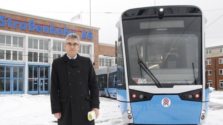 „Der Kunde ist der Mittelpunkt jedes Unternehmens, ganz besonders im Dienstleistungsbereich“, sagt Jan Bleis. Er setzt auf die geänderte Linienführung und Taktung der Bahnen und Busse, um mehr zahlende Passagiere für den öffentlichen Nahverkehr zu gewinnen. 