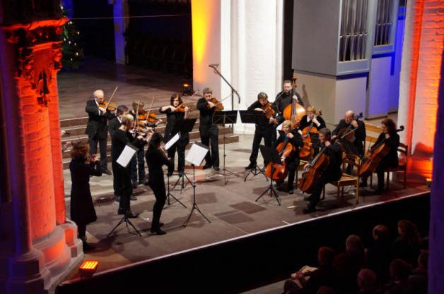 Zum Abschluss musiziert das Kammerorchester in der Nikolaikirche. Zum Abschluss musiziert das Kammerorchester in der Nikolaikirche.