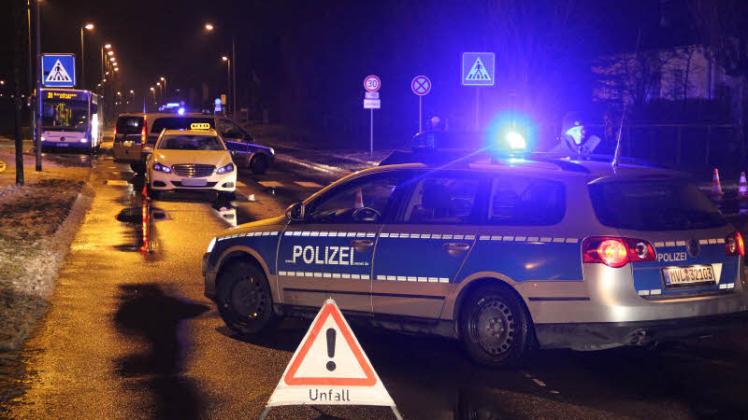 Lebensgefährlicher Unfallschwerpunkt: Der Zebrastreifen in der Groß Kleiner Werftallee soll sicherer werden. Lebensgefährlicher Unfallschwerpunkt: Der Zebrastreifen in der Groß Kleiner Werftallee soll sicherer werden.