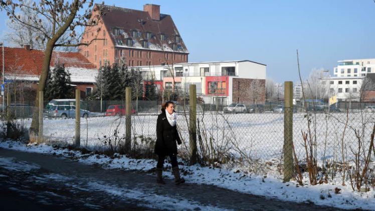 Auf der Freifläche in der Lagerstraße, Ecke Speicherstraße, soll die neue Kita entstehen.  