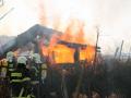 Brennendes Gartenhaus sorgt für Feuerwehr-Großeinsatz in Dierkow - drei Gasflaschen in Datsche sorgen für Gefahr