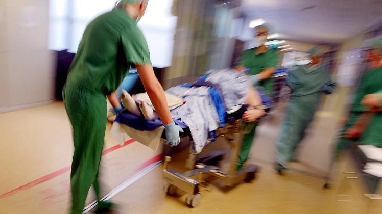 Im Notfall muss es schnell gehen: Sind die IT-Systeme in Krankenhäusern angegriffen, bremst das die Retter aus.