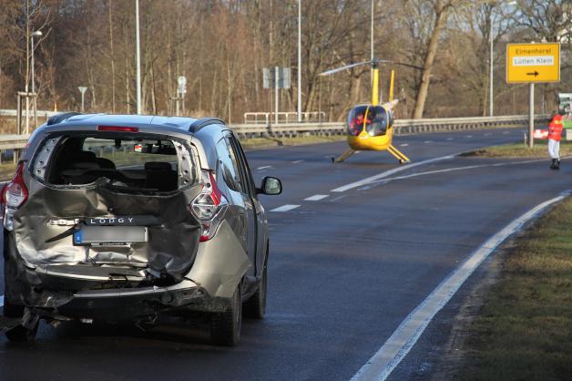 Unglaublicher Vorfall nach Unfall auf Rostocker Stadtautobahn: Chef von geschädigtem Fahrer geht, anstatt zu helfen, auf im Auto sitzende und verletzte Verursacherin los