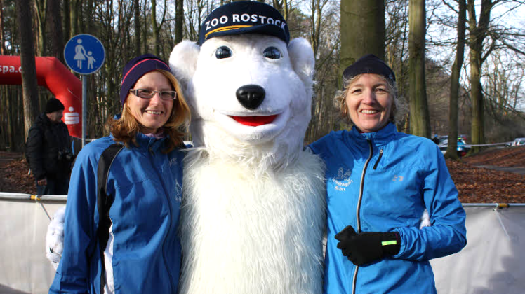 Laufen für die Tiere: Das Sportliche verbinden Ariane Tiburtius (links) und Susanne Schmoll mit dem guten Zweck, denn die Eisbären im Zoo brauchen dringend ein neues Zuhause.  