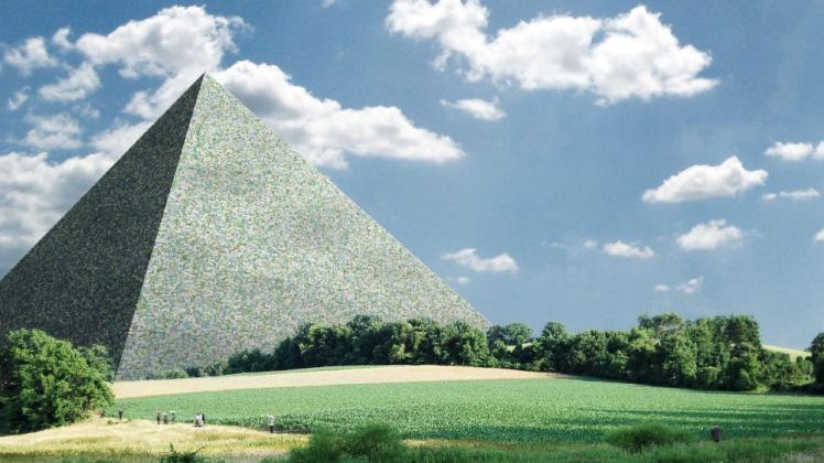 Multikulturelle Grabstätte: Ein Berliner Verein verfolgt seit Jahren die Idee, eine Hunderte Meter hohe Pyramide zu errichten - als Grabstätte für Menschen aus der ganzen Welt. 