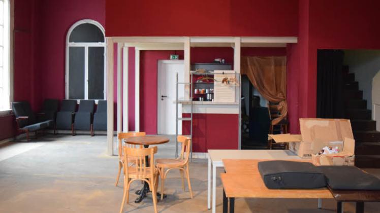 Noch erinnert der Raum an die Zeit, als hier das Kino untergebracht war.  