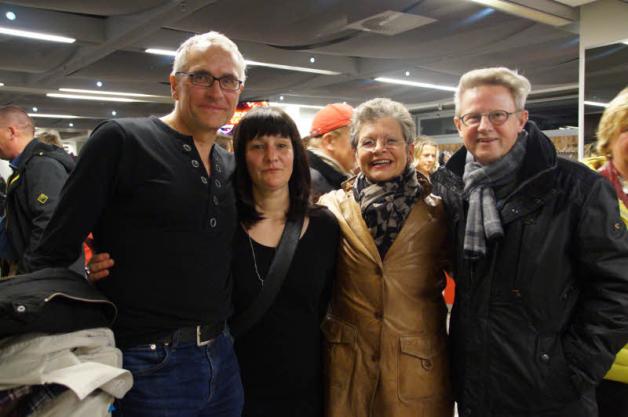 Das Songmaterial ist ideal für diese Konzertkombination, finden Paul Maetschke, Susanne Brumm sowie Dagmar und Joachim Keßler (v. l.) Das Songmaterial ist ideal für diese Konzertkombination, finden Paul Maetschke, Susanne Brumm sowie Dagmar und Joachim Keßler (v. l.)