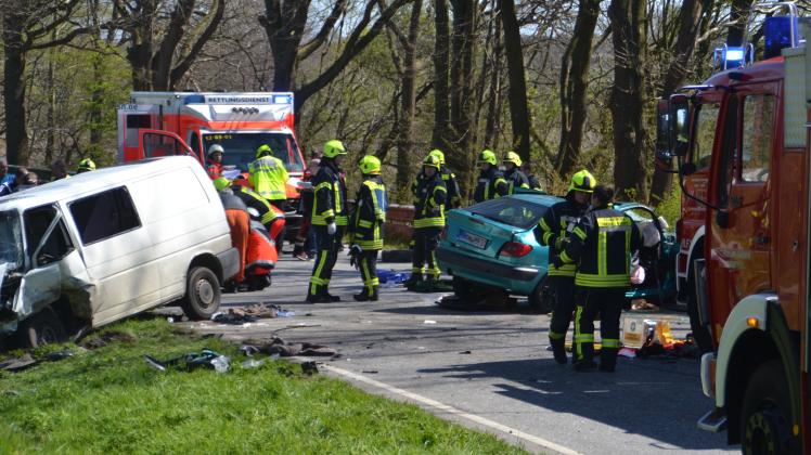 Fünf Menschen Bei Autounfall Lebensgefährlich Verletzt | SHZ