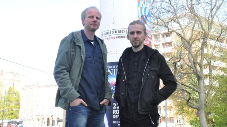 Junges Team für ein junges Filmfestival: Arne Papenhagen (l.) und Patrick Hinz organisieren das Fish.  