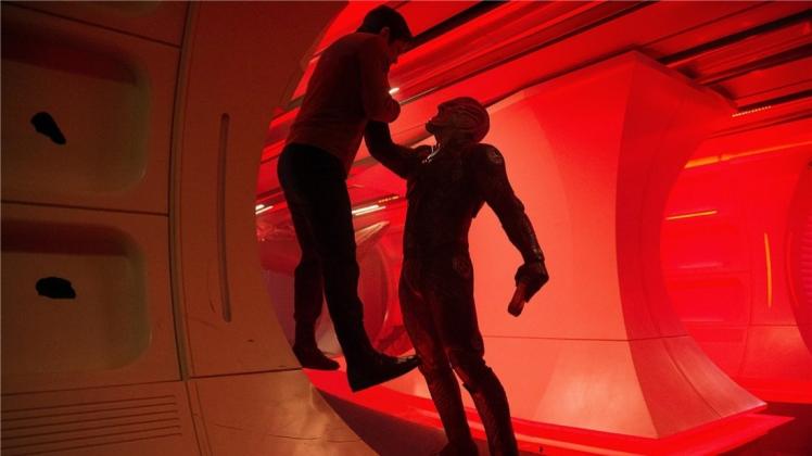 Star Trek Beyond: Chris Pine als Kirk und Idris Elba als Krall in Justin Lins „Star Trek Beyond“. 