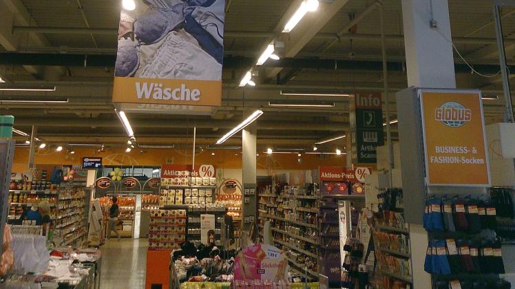 Einbrecher kommen durchs Dach: 50.000 Euro Schaden bei Zigaretten-Coup in Globus-Supermarkt Roggentin