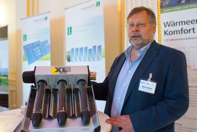 Ein neuartiges System zur solarthermischen Wasseraufbereitung stellte Martin Willige von der Firma Ritter XL Solar am Rande der 10. Eurosolar-Konferenz vor. 