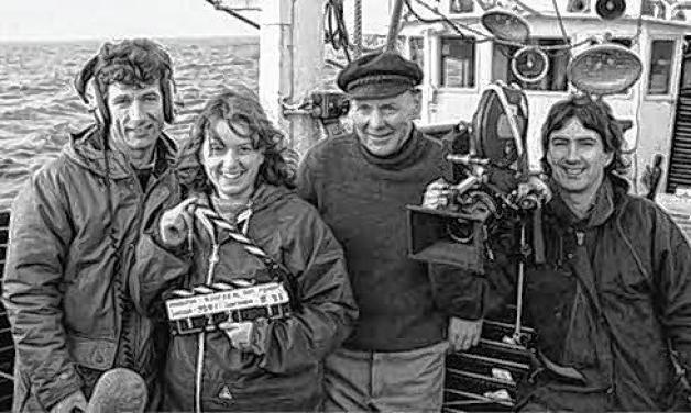 „Vom Wir zum Ich“: Ende der 80er-Jahre erhielt ein Filmteam aus Großbritannien die Erlaubnis, in der DDR zu drehen. Nach mehr als 25 Jahren kehrten sie zurück. 
