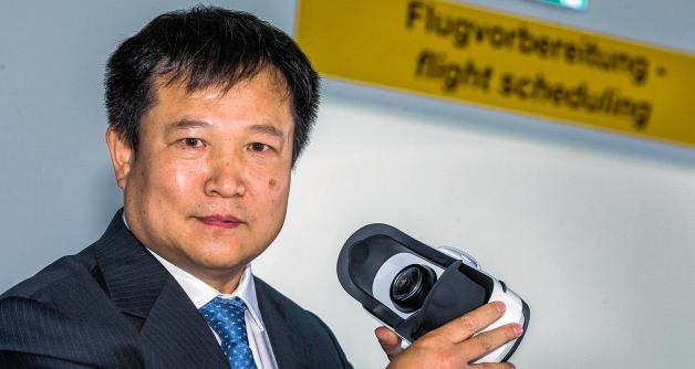 Der chinesische Flughafen-Investor Jonathan Pang ist der Protagonist in dem Film „Parchim International“ von Stefan Eberlein und Manuel Fenn. Der Streifen läuft Donnerstag in der Frieda 23. Der chinesische Flughafen-Investor Jonathan Pang ist der Protagonist in dem Film „Parchim International“ von Stefan Eberlein und Manuel Fenn. Der Streifen läuft Donnerstag in der Frieda 23.