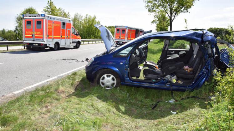 B77: Schwerer Unfall Mit Obstlaster | SHZ