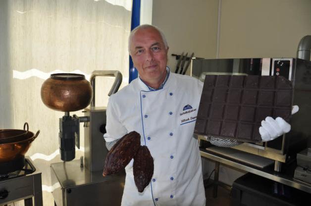 Von der Kakaobohne zur Schokolade: Geschäftsführer Ullrich Deprie weiß ganz genau, wo die Rohstoffe für seine Produkte herkommen. 