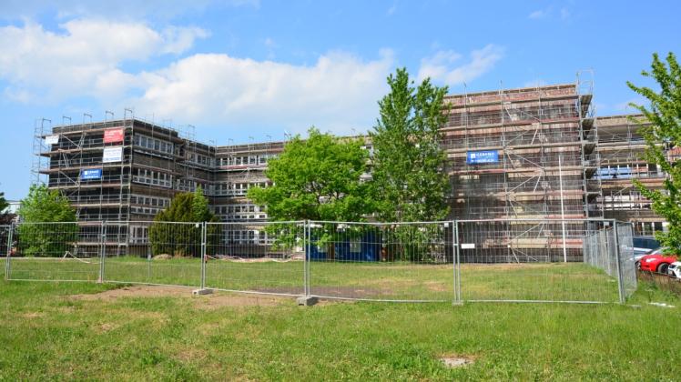 Größtes Projekt: Das Schulgebäude in der Erich-Schlesinger-Straße wird für 5,4 Millionen Euro saniert. Künftig werden die Räume von der Kooperativen Gesamtschule Südstadt genutzt.  