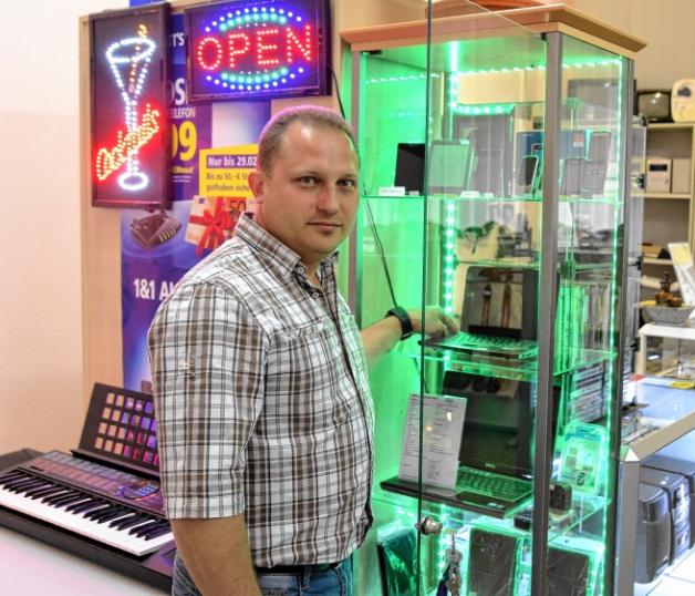 Sergey Sadigor bietet seit 2013 seine Dienste in der Landeshauptstadt an. Er repariert Computer, Notebooks und Smartphones.