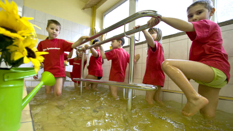 Beliebt bei Kinder: Wassertreten nach Kneipp.