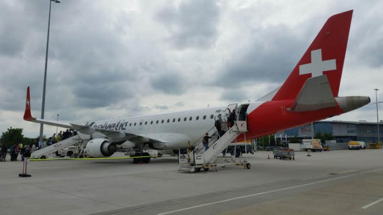Helvetic Airways brachte Touristen aus Linz und Basel.  