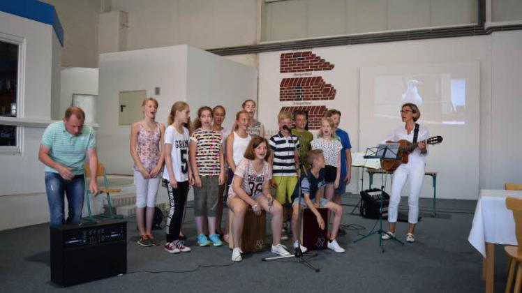 Der Chor der Schule am See aus Satow sorgte für das musikalische Unterhaltungsprogramm auf der Jubiläumsfeier.